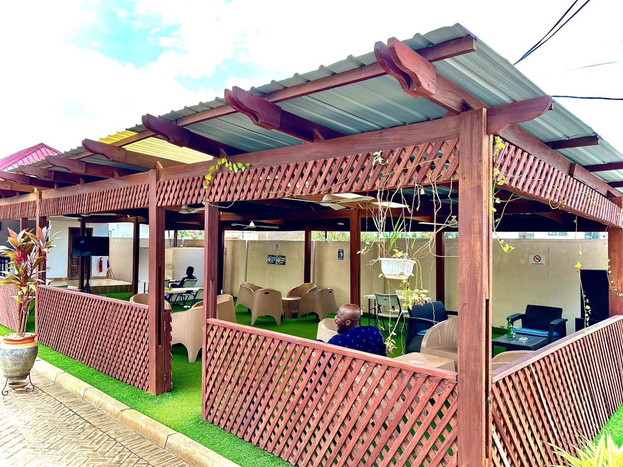Jessie Hotel Adenta Екстер'єр фото