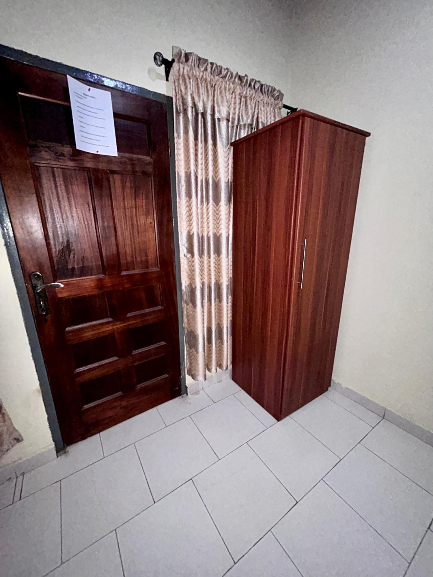 Jessie Hotel Adenta Екстер'єр фото